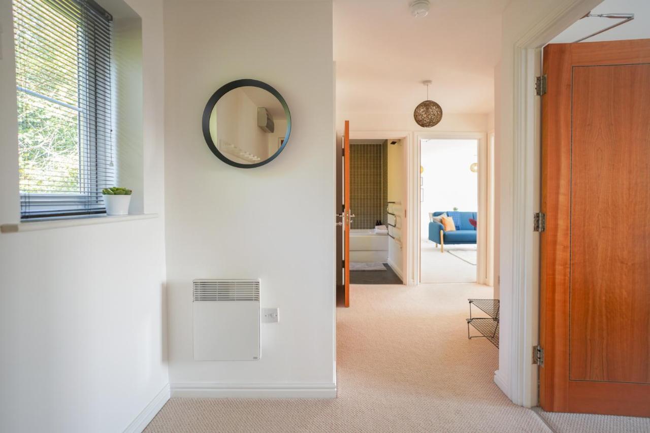 Stylish Apartment With Private Parking Cardiff Exterior foto