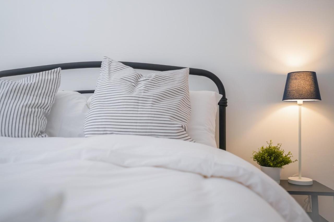 Stylish Apartment With Private Parking Cardiff Exterior foto