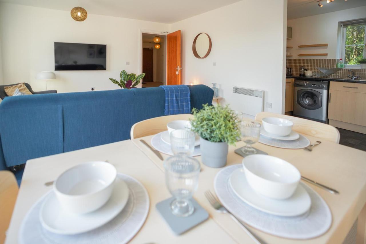 Stylish Apartment With Private Parking Cardiff Exterior foto